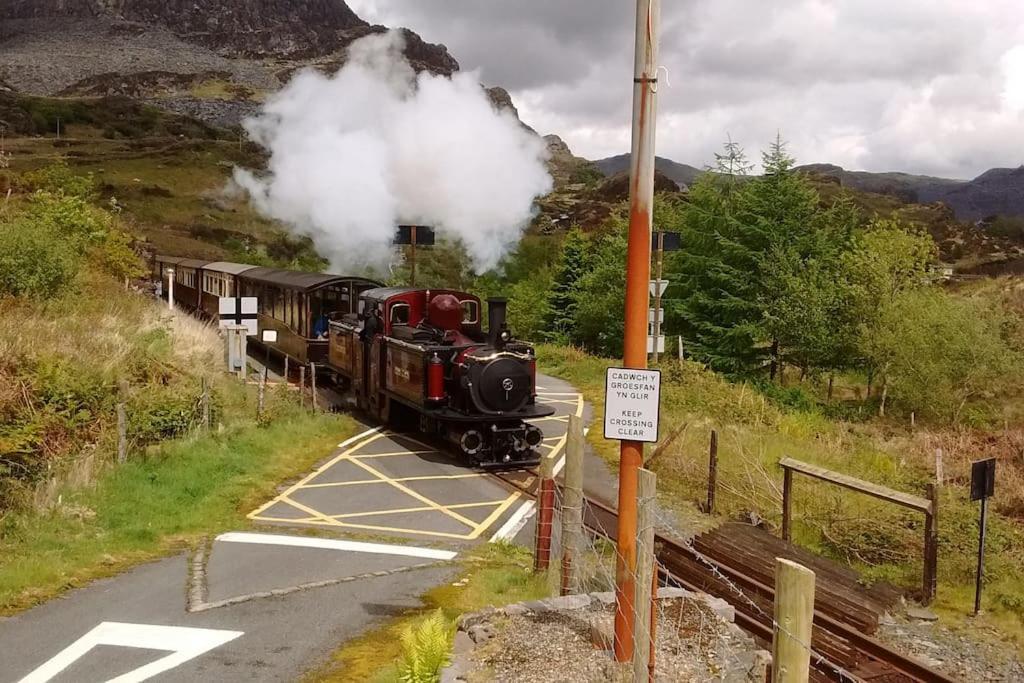Mountain Walks Straight From The Doorstep Villa Blaenau Ffestiniog Bagian luar foto